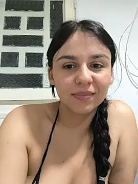 Chatroom XXX en direct de Daniela-rosee