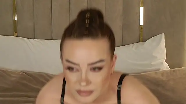 AnneSand's Live XXX Chat