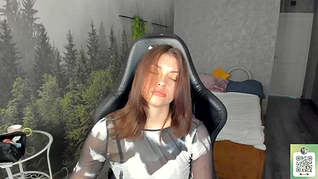 XXX chat uživo modela Maya-Mimi