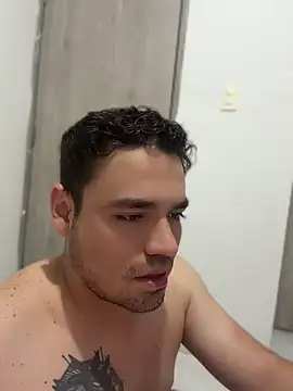 Valentino_ruiz webcam show
