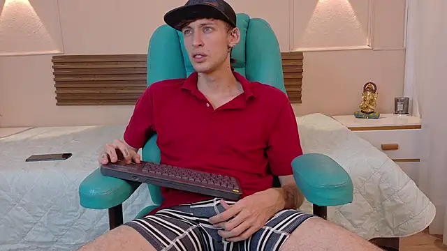 Max_saenz live XXX chat