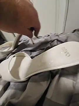 Shoeslut1 Show in webcam