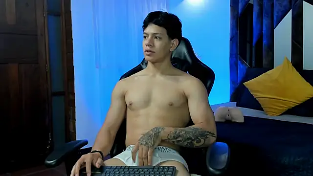 TonyPetrovjs' Live XXX Chat