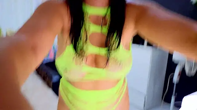 sonya_wet Adlı Modelin Canlı XXX Sohbeti