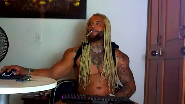 Chat +18 de ragnar0825 ao vivo