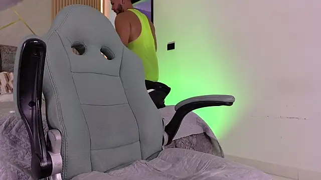 mister_miiken Live XXX chat