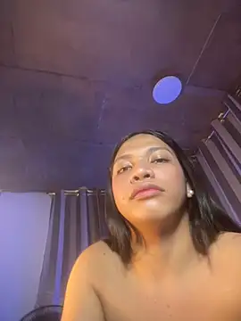 Lovely_Daugs লাইভ XXX চ্যাট