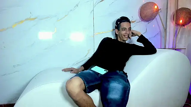 AmazingOrgasm XXX чат на живо