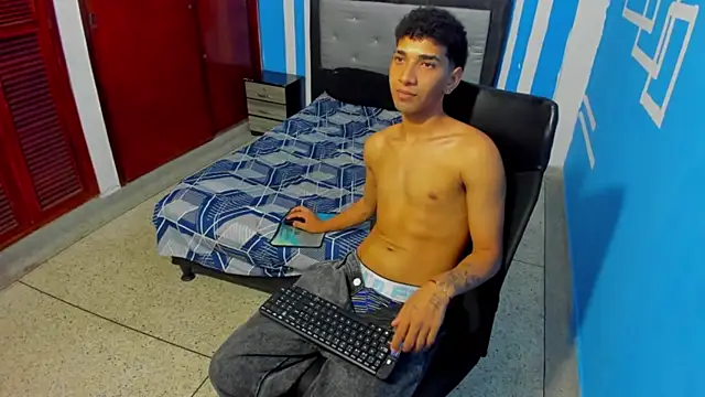 Онлайн чат XXX efrain_boy