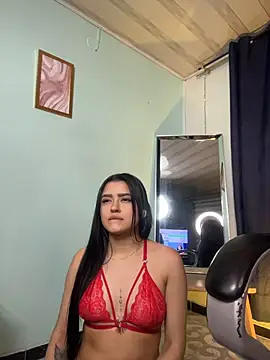Emilyy05_ Live XXX-Chat