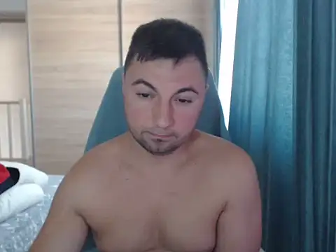 HankMalone Adlı Modelin Canlı XXX Sohbeti