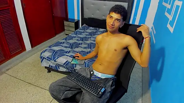 efrain_boy live XXX chat
