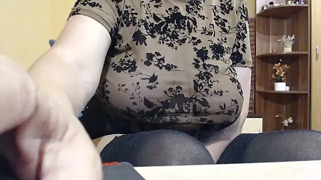 EvelyneFlirtyMilf Chat XXX live