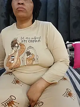 CurvyQueenx2's Live XXX Chat