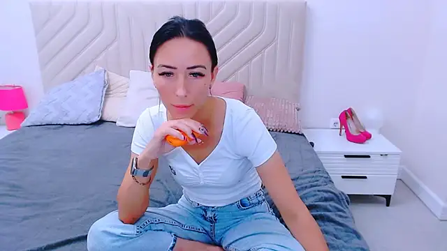 BURNING-BRUNETKA's Live XXX Chat