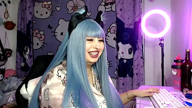 Chat +18 de lussyevans24 ao vivo