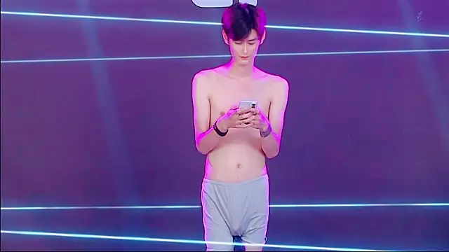 M-handsome-boy Adlı Modelin Canlı XXX Sohbeti