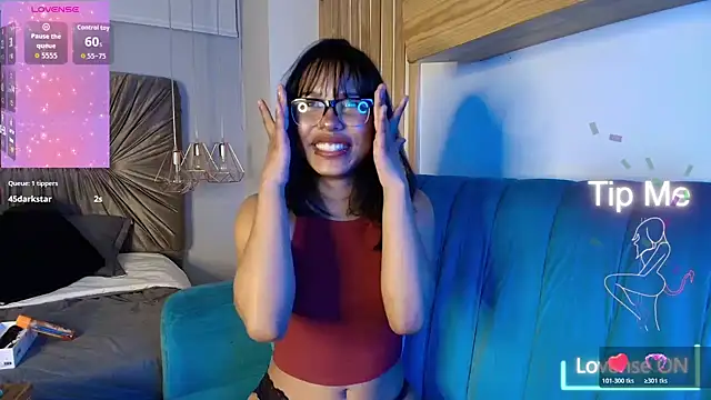 XXX chat uživo modela Dakashyten