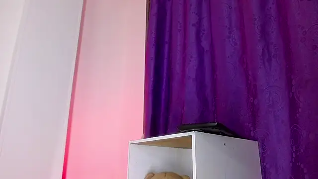 Chat +18 de Angel_foxc13 ao vivo