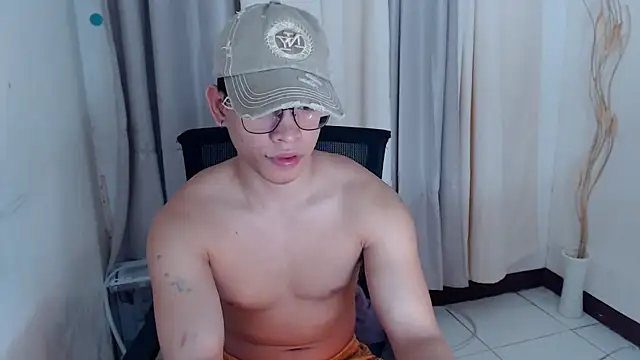 Show Webcam de pinkcock_froi2305
