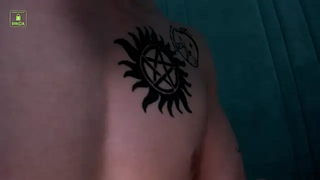 Chat +18 de ares_pallini ao vivo