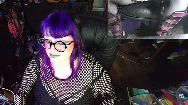 Sinstresshemlock's Live XXX Chat