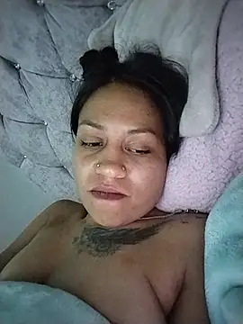Tiphanydirty3 élő XXX-chatje