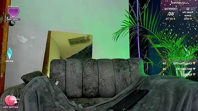 צ'אט XXX בשידור חי של katiee11