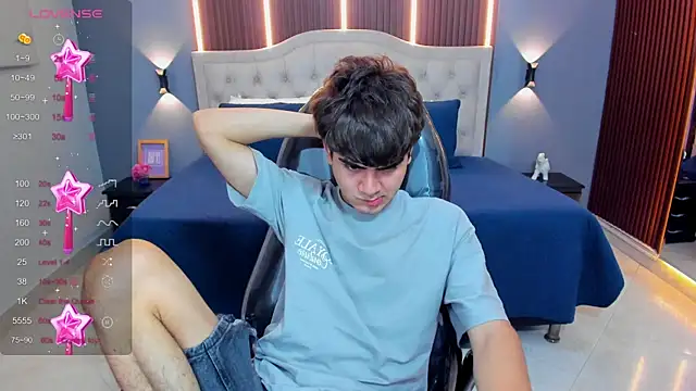Chat XXX en directo de Tommy18__