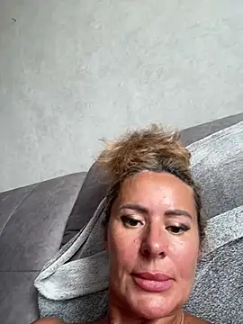 XXX chat uživo modela Tania201243