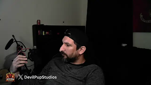 Chatroom XXX en direct de DevilPup75_
