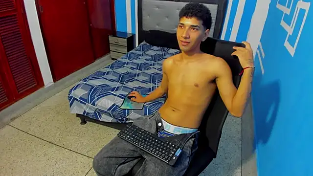 Онлайн чат XXX efrain_boy