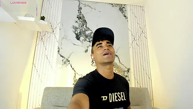 jacobJohns_ XXX чат на живо