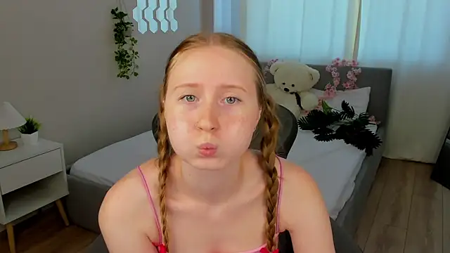 LiliTiny's Live XXX Chat