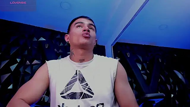LiamDeeps live XXX chat