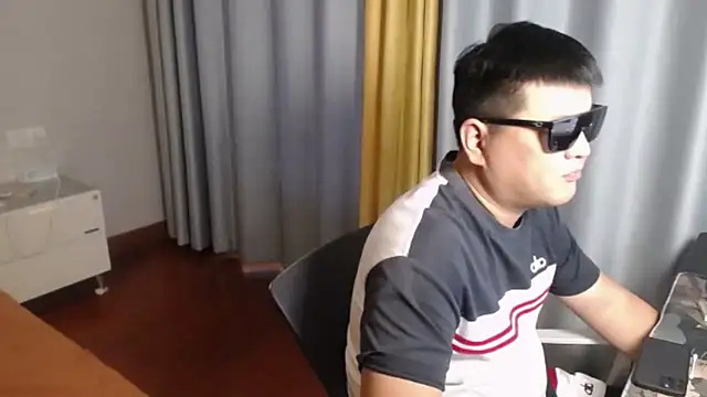 zhang1118 élő XXX-chatje