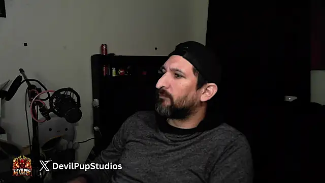 DevilPup75_ élő XXX-chatje