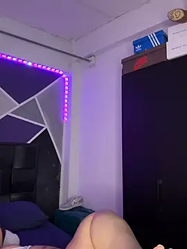 Chat +18 de jazminslut ao vivo