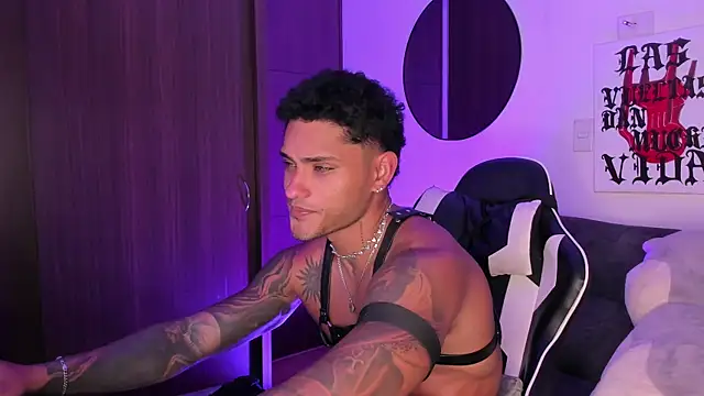 Онлайн чат XXX Alessandro_Vanni