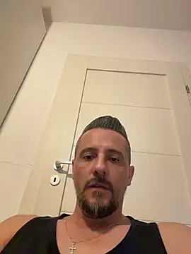InsaneMattt's Live XXX Chat
