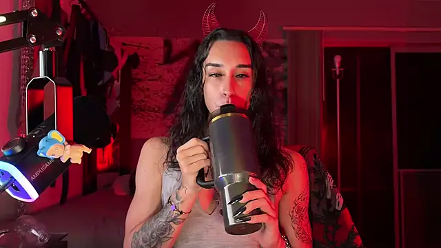 צ'אט XXX בשידור חי של xoFrankie