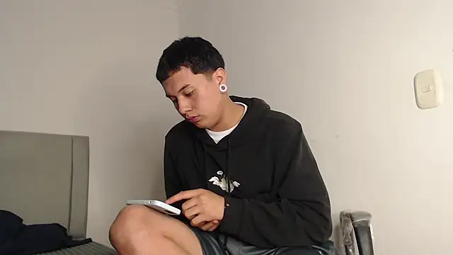 Owenn__blueee élő XXX-chatje