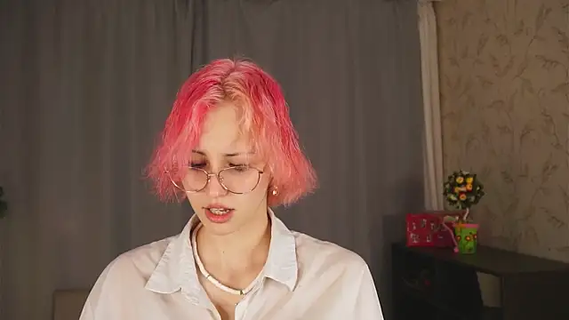 ErmelindaRottner's Live XXX Chat