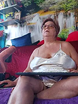 QueenPammy1 Live XXX-Chat