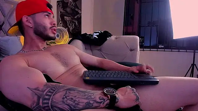 Vincentblack Adlı Modelin Canlı XXX Sohbeti