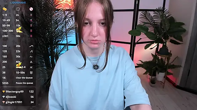 Elisabeth_Binder live XXX chat