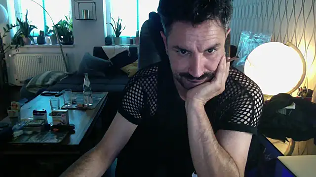 XXX chat uživo modela tomz0819