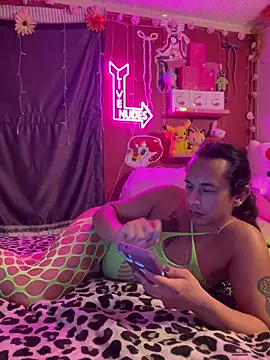 XXX chat uživo modela TranSexualJade95