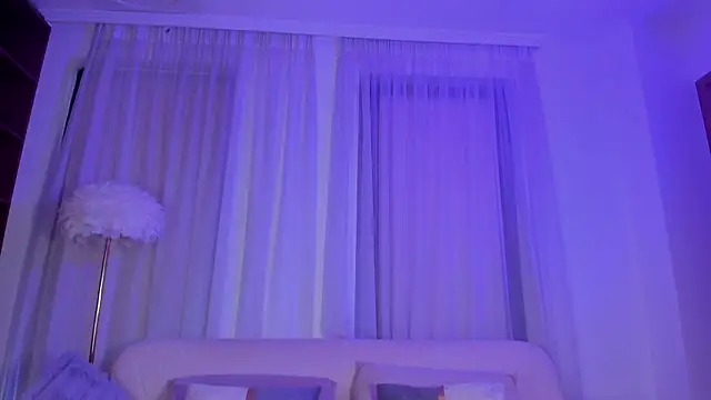ArianaXO_ Adlı Modelin Canlı XXX Sohbeti