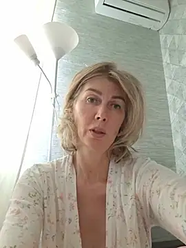 Chat XXX en directo de stellahere8